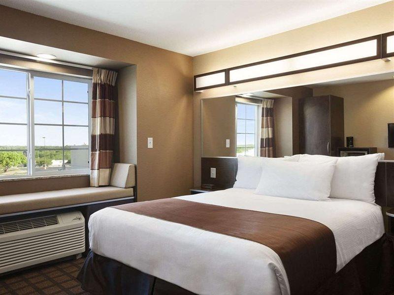 Microtel Inn & Suites Pleasanton Εξωτερικό φωτογραφία