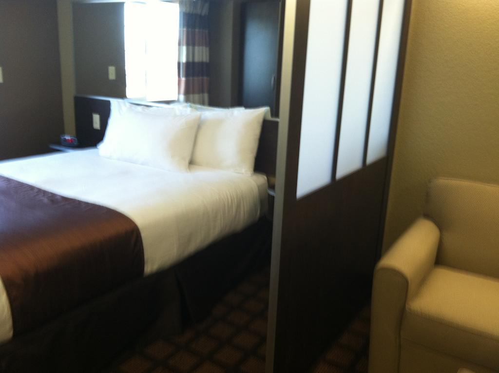 Microtel Inn & Suites Pleasanton Δωμάτιο φωτογραφία
